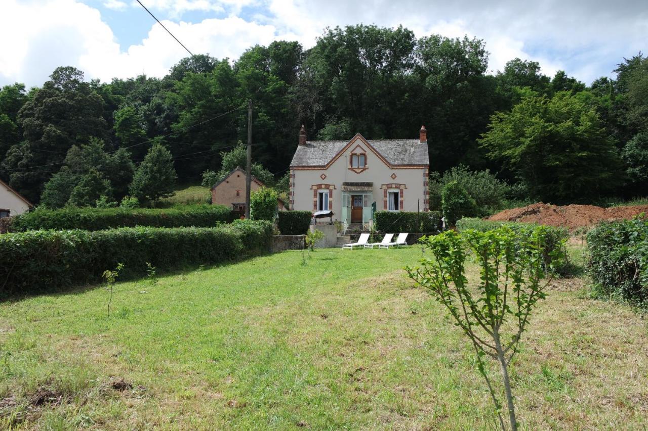 Domaine du pavillon Gîte 15 personnes Issy-l'Eveque Extérieur photo