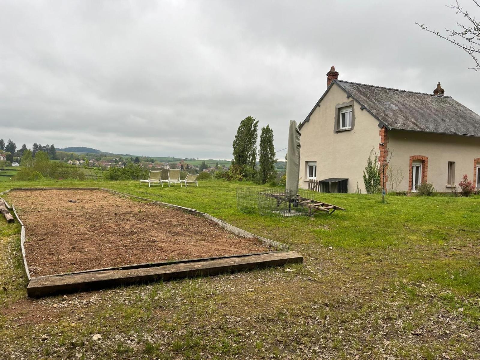 Domaine du pavillon Gîte 15 personnes Issy-l'Eveque Extérieur photo